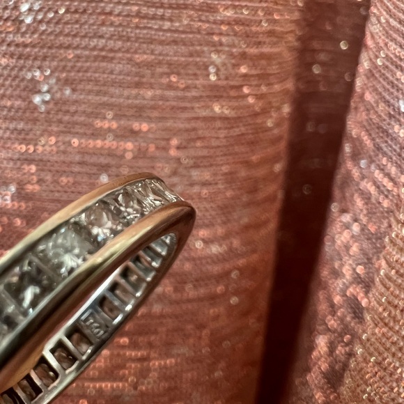 Antique 750 18k white gold 2ct Diamond Princess Cut Chanel Eternity Band size 6 - Picture 5 of 8